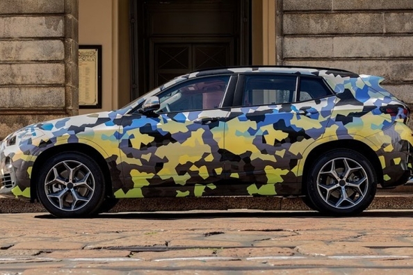 V Miláně ukázali nové crossoverové kupé BMW X2