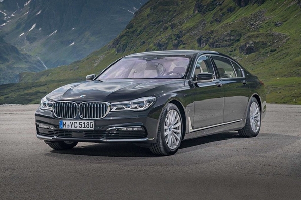BMW doplní řadu 7 o hybridní modely