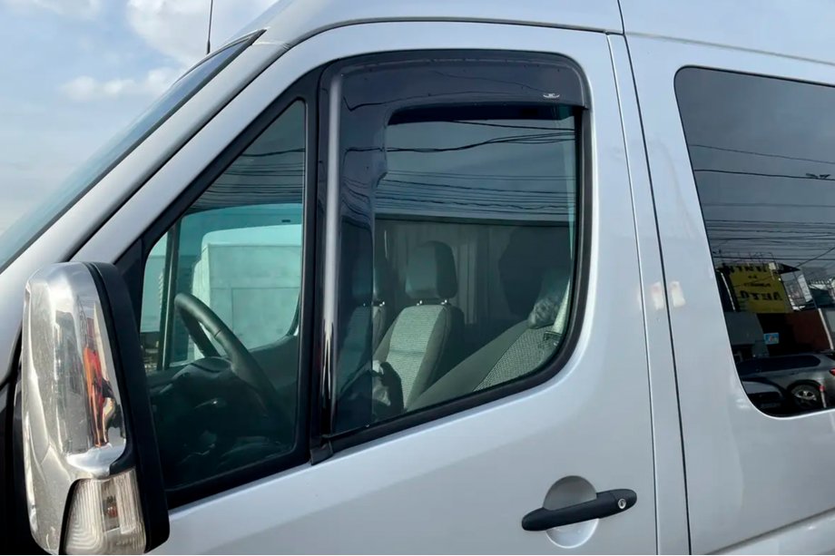 Mercedes Sprinter W906 2006–2018 Lepicí okenní deflektory (2 ks, HIC) Fotografie 7