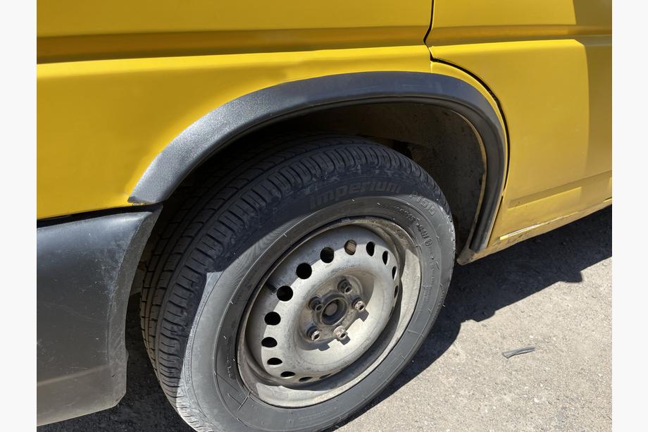 Volkswagen T4 Caravelle/Multivan 1990–2003 Plastové lemy blatníků (4 ks) Image