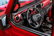 Jeep zveřejnil fotografie interiéru nového Wrangleru fotografie 3