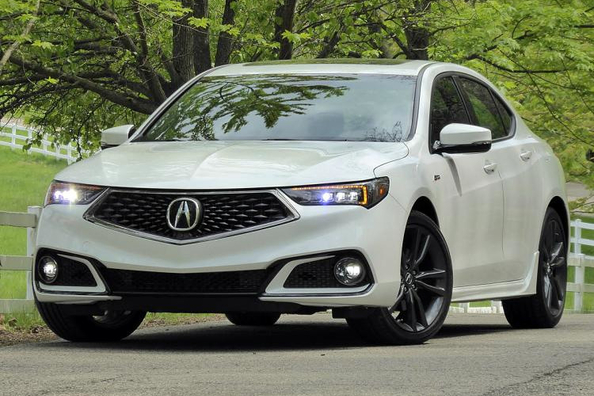 Modernizovaný prémiový sedan Acura TLX