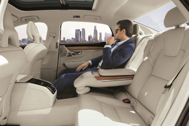 Recenze modernizovaného sedanu Volvo S90