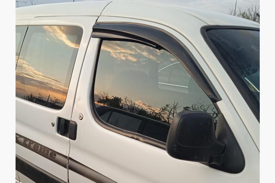 Citroen Berlingo 1996–2008 Deflektory oken (2 ks, Sunplex Sport) Image
