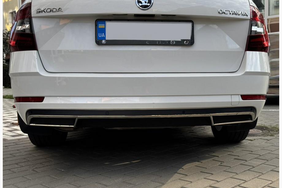 Skoda Octavia III A7 2013–2019 Rámeček zadního difuzoru (2013-2017, nerez) Carmos - turecká ocel Fotografie 8