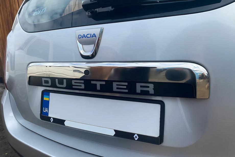Renault Duster 2008–2017 Horní lišta nad SPZ (nerez) Image