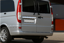 Mercedes Viano 2004–2014 Lišta nad SPZ (2dveř., nerez) fotografie 4