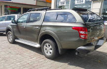 Mitsubishi L200 2015–2024 Hardtop na střechu (posuvná okna) fotografie 2