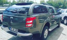 Mitsubishi L200 2015–2024 Hardtop na střechu (posuvná okna) fotografie 4