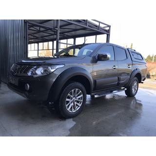 Hardtop na střechu (posuvná okna) Mitsubishi L200 2015–2024 fotografie 3