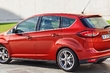 Recenze kompaktního pětimístného minivanu Ford C-Max fotografie 3