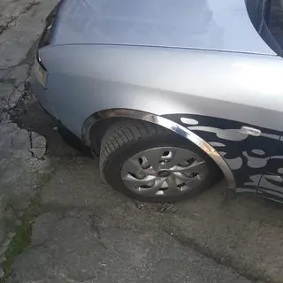 Nerezové lišty na lemy blatníků (4 ks)
