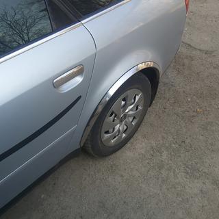 Nerezové lišty na lemy blatníků (4 ks) Audi A6 C5 1997–2001 fotografie 3