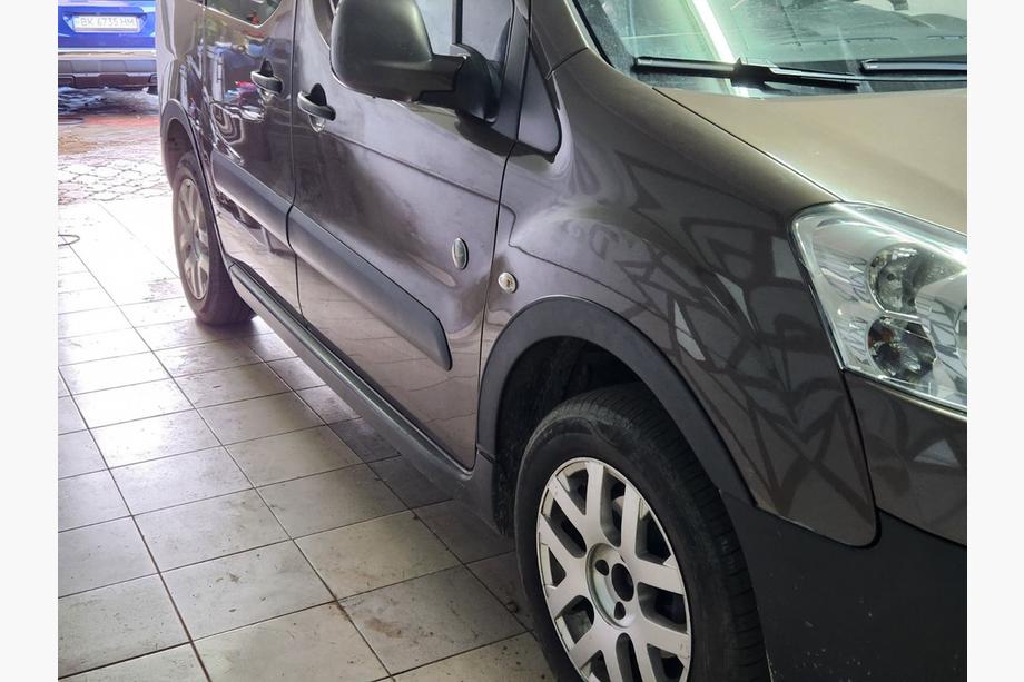 Citroen Berlingo 2008–2018 Lemy blatníků (4 ks, černé) 2 boční dveře, kov Fotografie 9