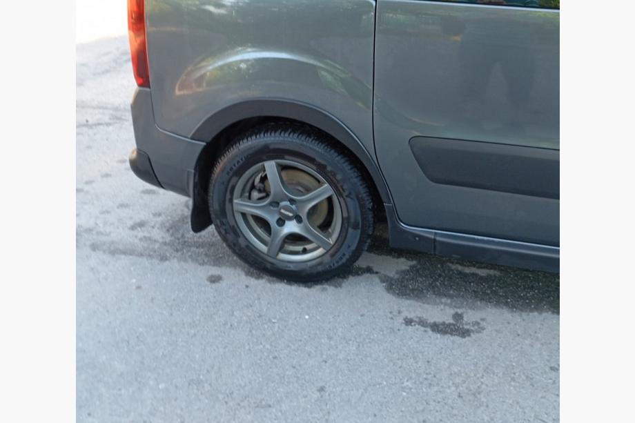 Citroen Berlingo 2008–2018 Lemy blatníků (4 ks, černé) 2 boční dveře, kov Fotografie 6