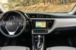 Recenze oblíbeného sedanu Toyota Corolla fotografie 5