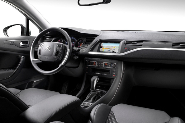 Recenze sedanu Citroen C5 Fotografie 5