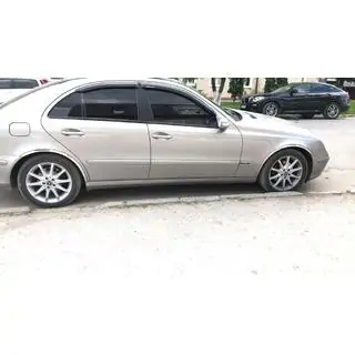 Nerezové lišty na lemy blatníků (4 ks) Mercedes E-сlass W211 2002–2009 fotografie 4