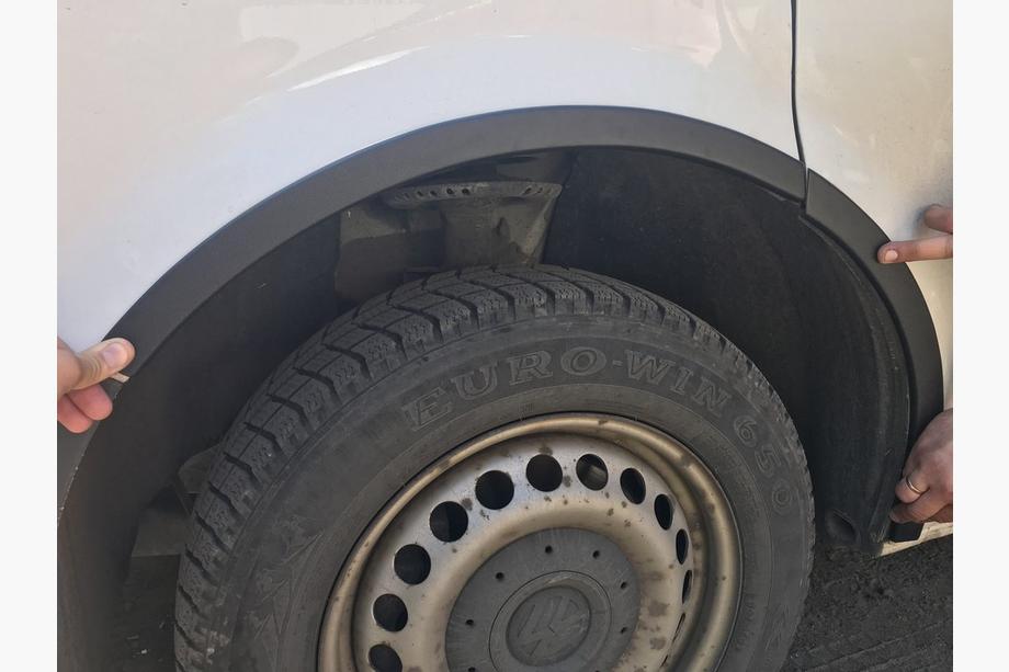 Volkswagen T5 Caravelle 2004–2010 Sada lemů blatníků (6 ks, ABS) Fotografie 6