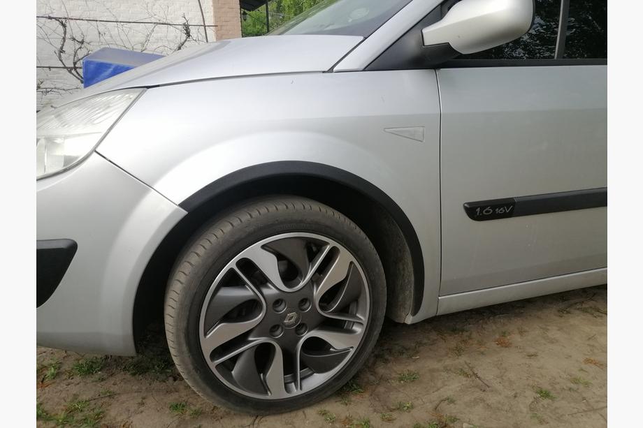 Renault Scenic/Grand 2003–2009 Lemy blatníků (4 ks, černé) Image