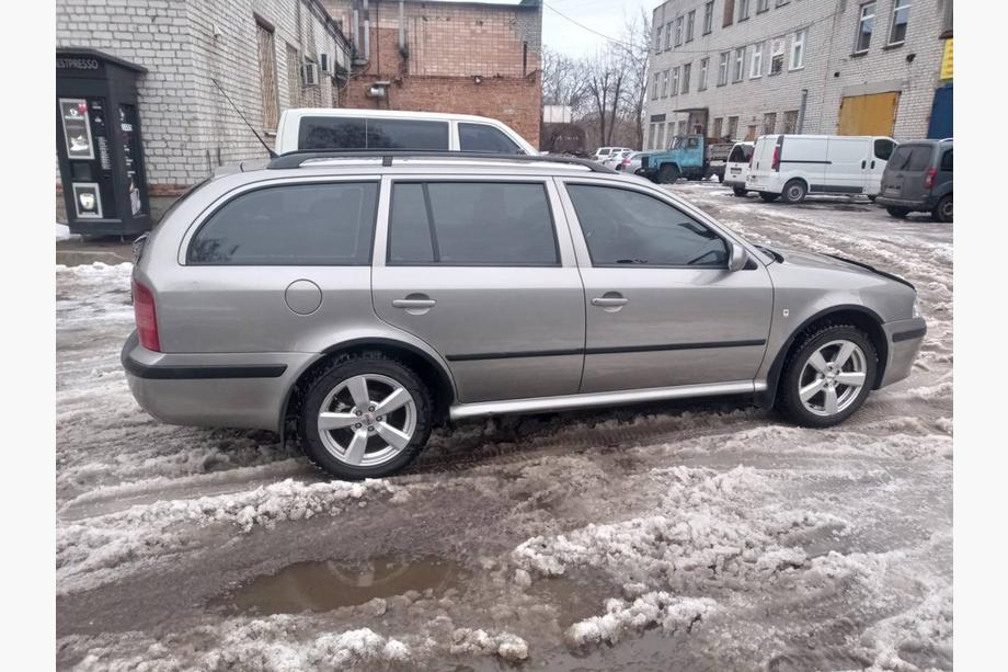 Skoda Octavia I Tour A4 1996–2010 Lemy blatníků (4 ks, černé) Fotografie 7