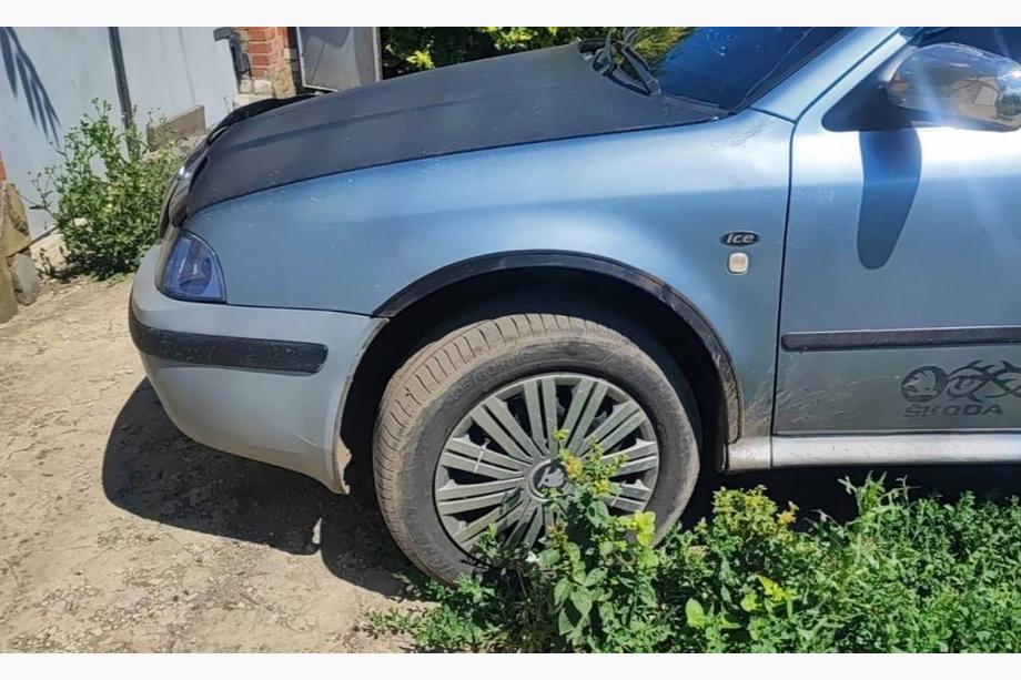 Skoda Octavia I Tour A4 1996–2010 Lemy blatníků (4 ks, černé) ABS plast Image