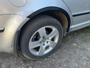 Skoda Superb 2001–2009 Lemy blatníků (4 ks, černé) fotografie 7
