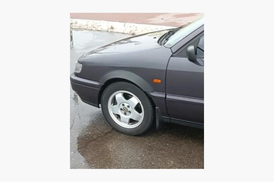 Volkswagen Passat B4 1993–1996 Lemy blatníků (4 ks, černé) Fotografie 3