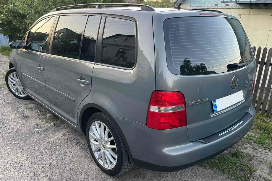 Volkswagen Touran 2003–2010 Lemy blatníků (4 ks, černé) Fotografie 2