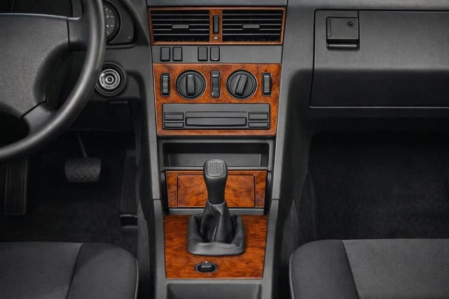 Mercedes C-class W202 1993–2001 Kryty palubní desky (1993-1995) Image