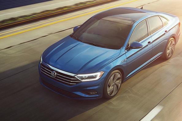 Recenze modernizovaného sedanu Volkswagen Jetta