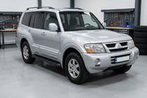 Mitsubishi Pajero Wagon III 1999–2006 Boční nášlapy Allmond Black (2 ks, hliník) fotografie 1