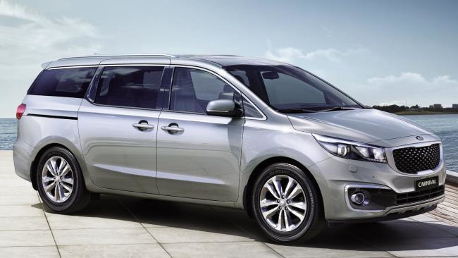 Recenze minivanu KIA Carnival