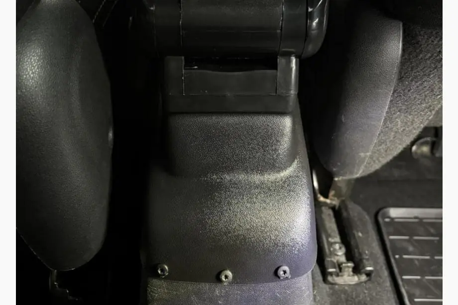 Citroen C-3 2009–2016 Loketní opěrka (s plastovým adaptérem do držáku nápojů) Fotografie 4
