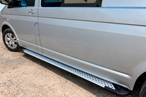 Volkswagen T5 Multivan 2003–2010 Boční nášlapy typ X5 (2 ks, hliník) fotografie 3