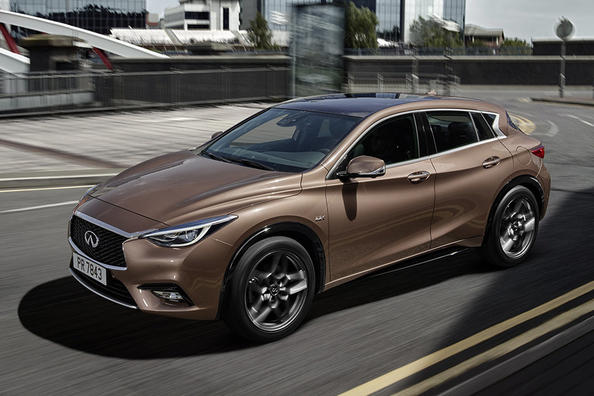 Test prémiového hatchbacku Infiniti Q30