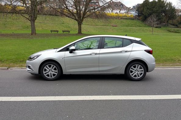 Pětidveřový hatchback Opel Astra K Fotografie 3
