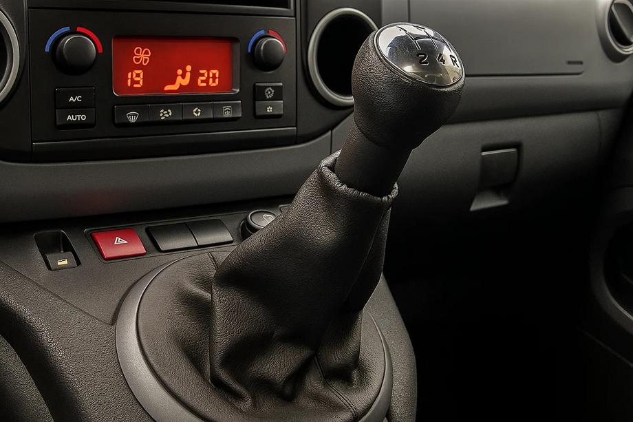 Citroen Berlingo 2008–2018 Kožený návlek na řadicí páku Fotografie 1