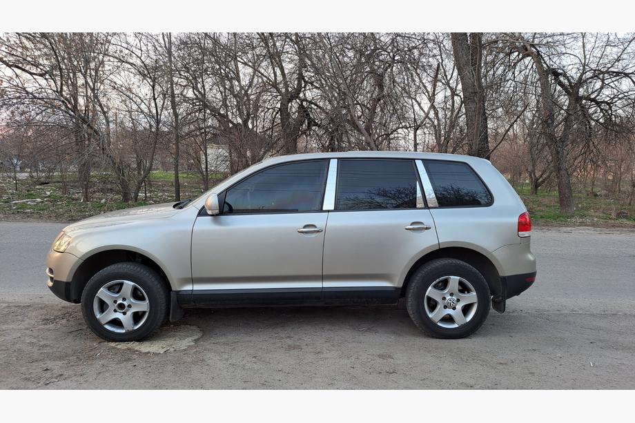 Volkswagen Touareg 2002–2010 Chromové kryty sloupků dveří (6 ks, nerez) Fotografie 1