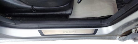 Ford Focus I 1998–2005 Chromované kryty prahů Flexill (4 ks) fotografie 2