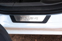 Ford Focus II 2008–2011 Chromované kryty prahů (Flexill, 4 ks) Exclusive fotografie 4
