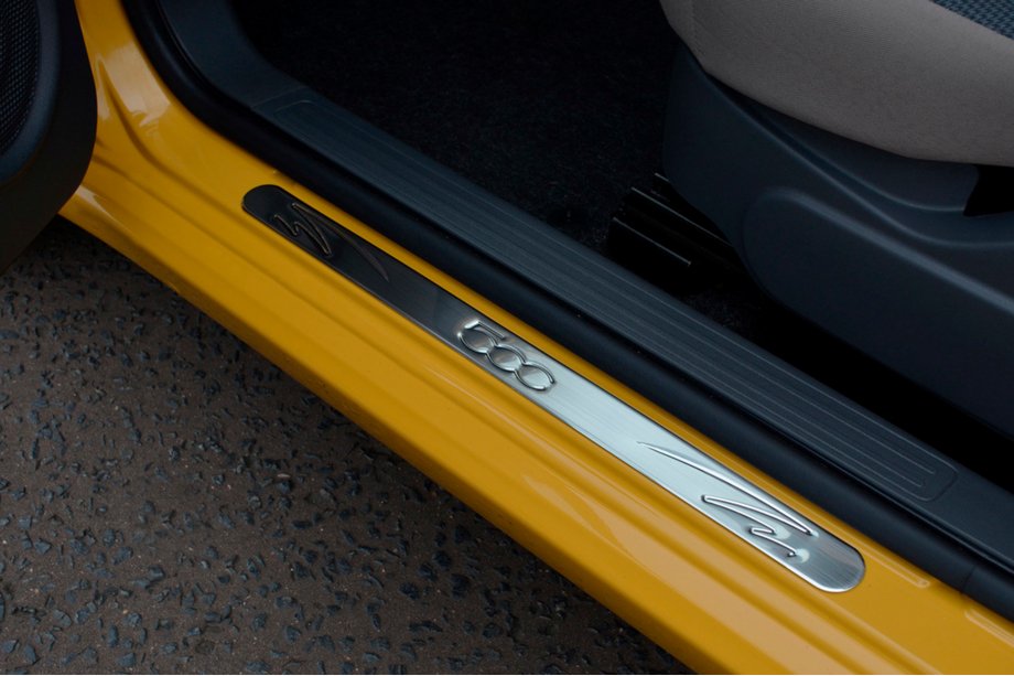 Fiat 500/500L 2013–2022 Nerezové kryty prahů 500 (OmsaLine, 2 ks) Image