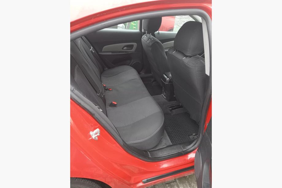 Chevrolet Cruze 2009–2015 Gumové autokoberce do interiéru (Polytep) Přední Fotografie 3