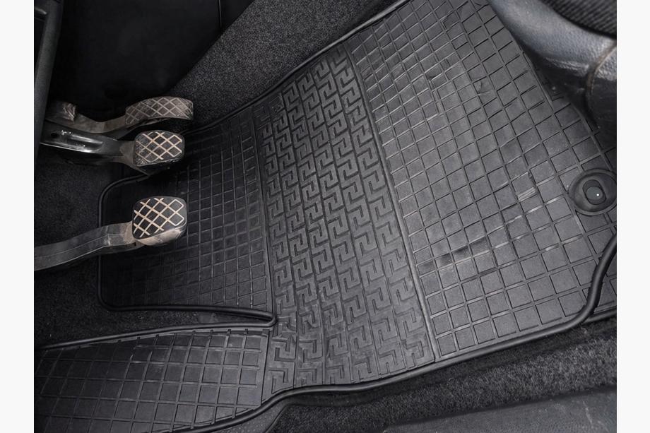 Volkswagen Polo 2001–2009 Gumové autokoberce do interiéru (4 ks, Polytep) Fotografie 1