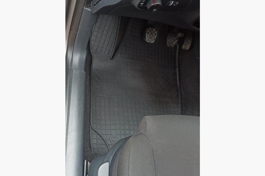 Seat Ibiza 2002–2009 Gumové autokoberce do interiéru (4 ks, Polytep) Image