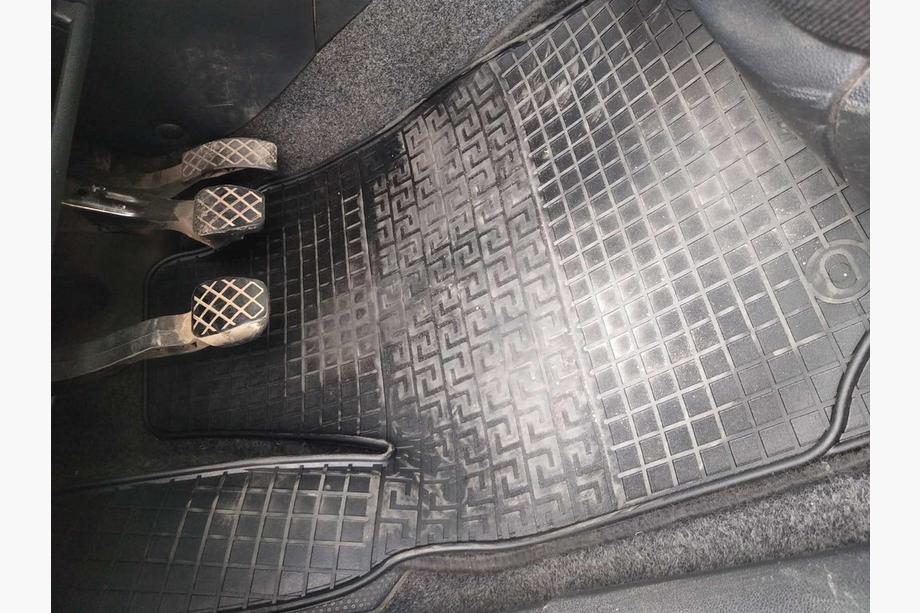 Seat Cordoba 2000–2009 Gumové autokoberce do interiéru (4 ks, Polytep) Image