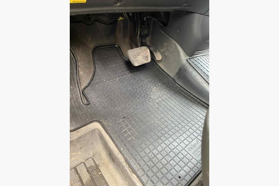 Mercedes Vito W639 2004–2014 Gumové autokoberce (3 ks, Polytep) Fotografie 1