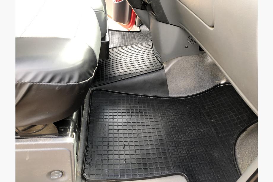 Mercedes Vito W639 2004–2014 Gumové autokoberce (3 ks, Polytep) Fotografie 6