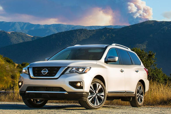 Test modernizovaného 7místného crossoveru Nissan Pathfinder