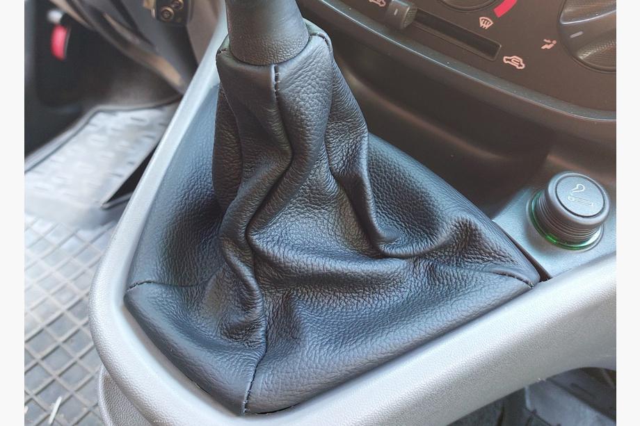 Fiat Doblo I 2001–2005 Kožená manžeta řadicí páky Image